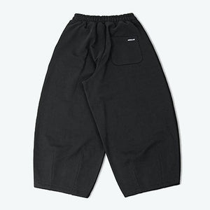 Anglan - WAPPEN SWEAT BALLOON PANTS - BLACK - WAPPEN SWEAT BALLOON PANTS - BLACK - Alternative View 1