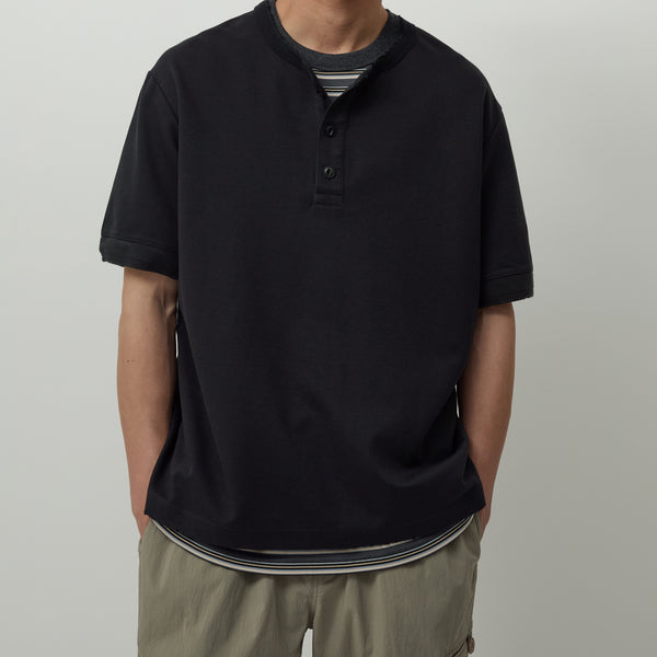 HENRY NECK T-SHIRT - BLACK