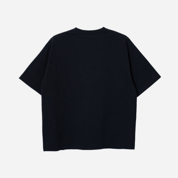 EMBLEM T-SHIRT - BLACK MYSTIC LAKE