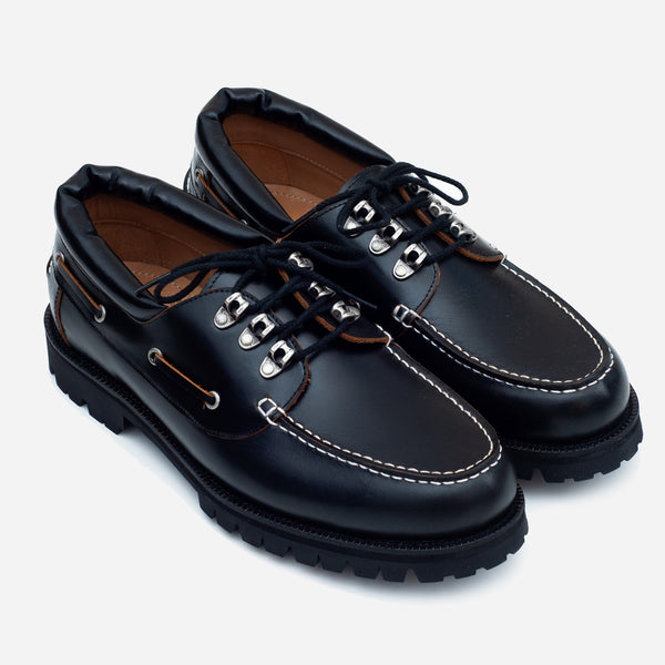 METAL HOOK LEATHER BOAT SHOE - BLACK