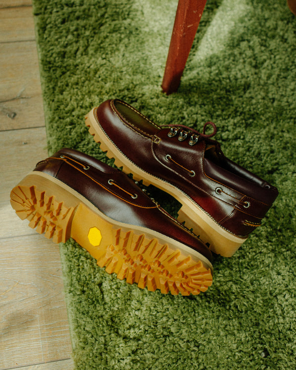 METAL HOOK LEATHER BOAT SHOE - BURGUNDY