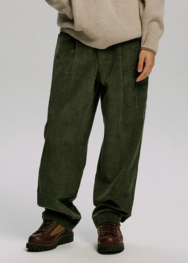 CORDUROY WIDE ONE TUCK PANTS - OLIVE
