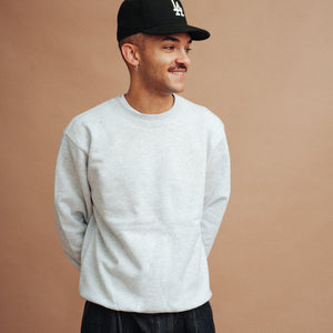 United Athle - 12.7oz HEAVYWEIGHT CREW NECK SWEATSHIRT - ASH -  - Alternative View 1