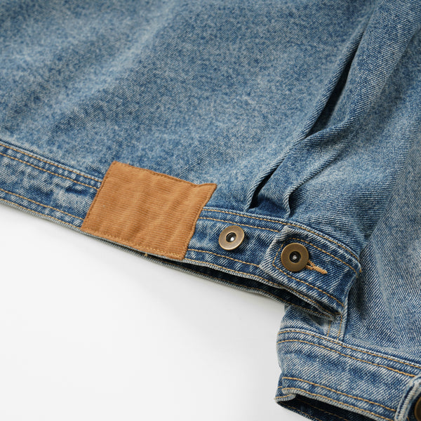 WASHED DENIM TRUCKER JACKET - BLUE